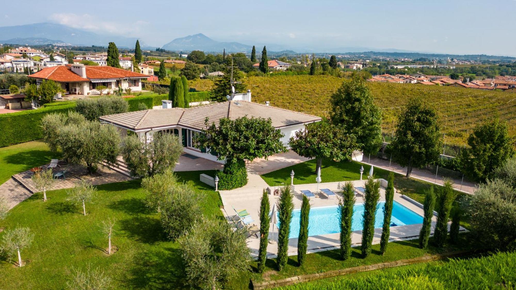 Villa Carini With 3000 Mq Garden & Heated Pool Castelnuovo del Garda Zewnętrze zdjęcie